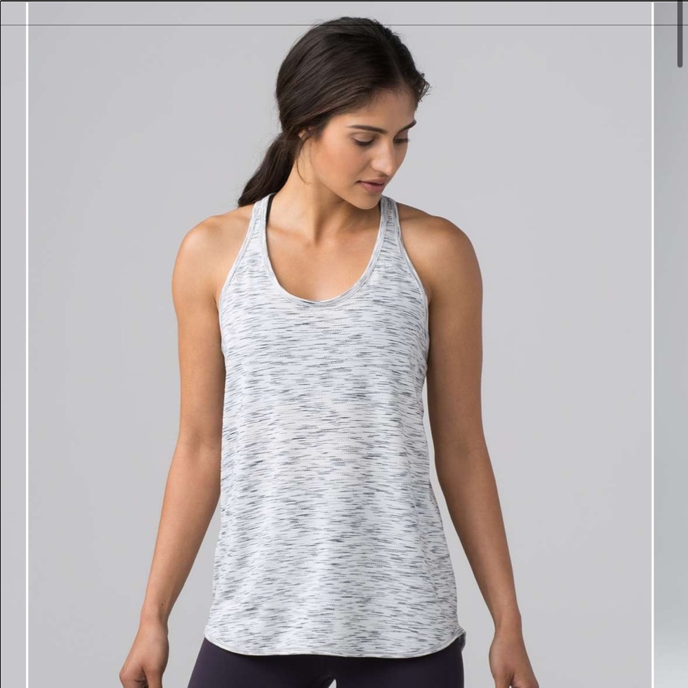 Lululemon essential tank size 4
